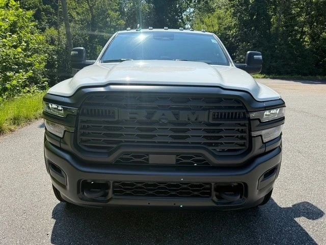 2025 Ram 4500 & 5500 - Image 4 of 21