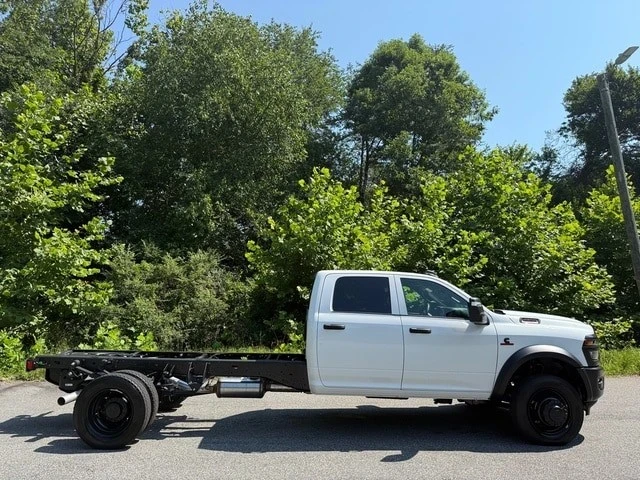 2025 Ram 4500 & 5500 - Image 6 of 21
