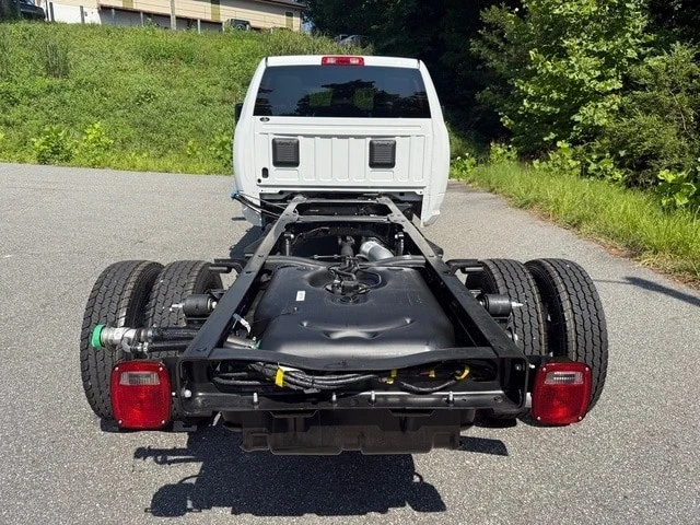 2025 Ram 4500 & 5500 - Image 8 of 21