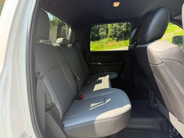 2025 Ram 4500 & 5500 - Image 18 of 21