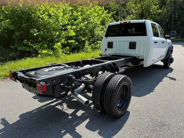 2025 Ram 4500 & 5500 - Image 7 of 21