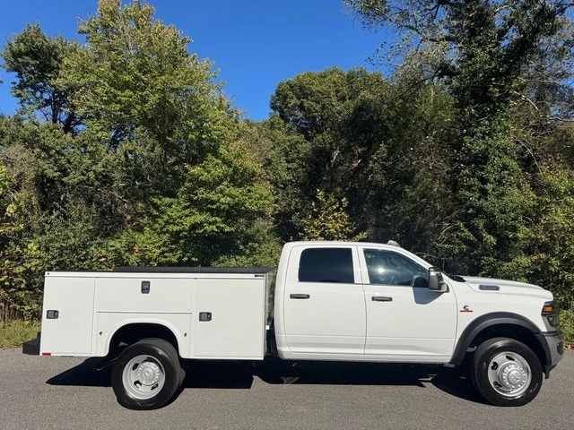 2025 Ram 4500 & 5500 - Image 7 of 21