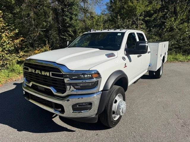 2025 Ram 4500 & 5500 - Image 3 of 21