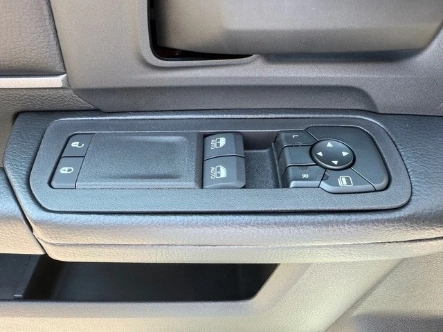 2025 Ram 4500 & 5500 - Image 14 of 21