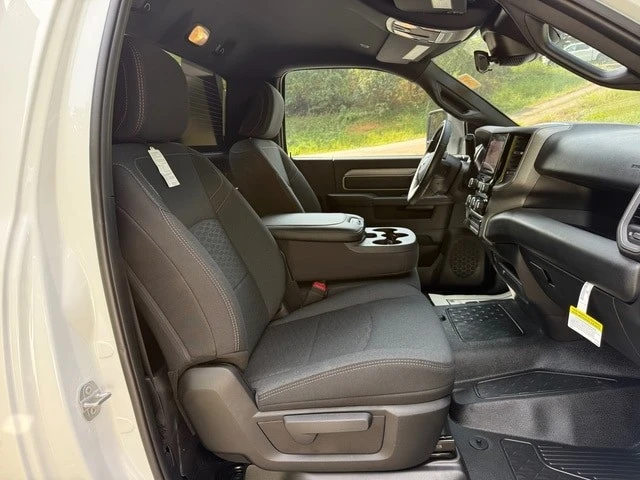 2025 Ram 4500 & 5500 - Image 15 of 21