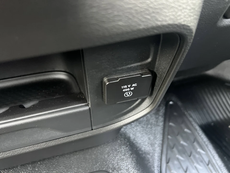 2025 Ram 4500 & 5500 - Image 22 of 31