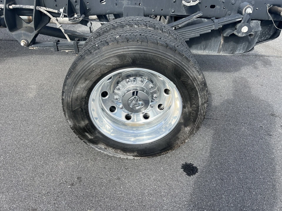 2025 Ram 4500 & 5500 - Image 9 of 31