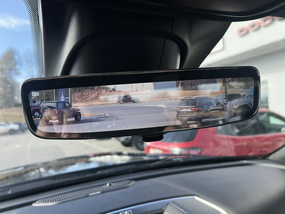 2025 Ram 4500 & 5500 - Image 27 of 31