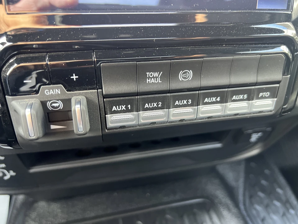 2025 Ram 4500 & 5500 - Image 19 of 31