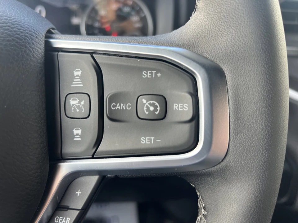 2025 Ram 4500 & 5500 - Image 23 of 31