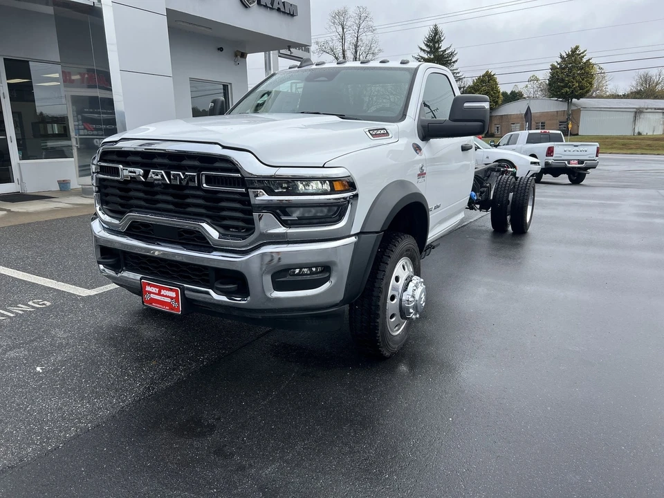 2025 Ram 4500 & 5500 - Image 6 of 12
