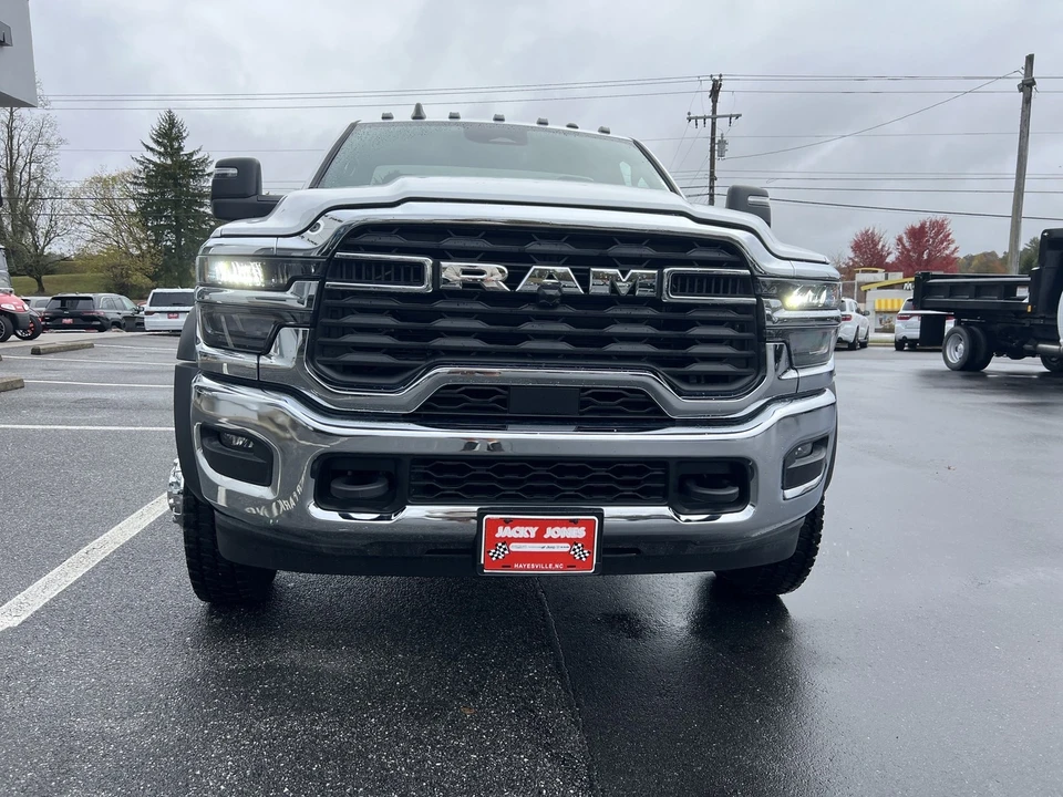 2025 Ram 4500 & 5500 - Image 5 of 12