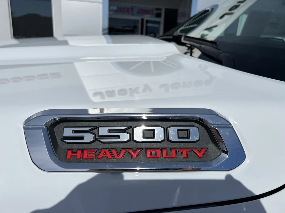 2025 Ram 4500 & 5500 - Image 7 of 12