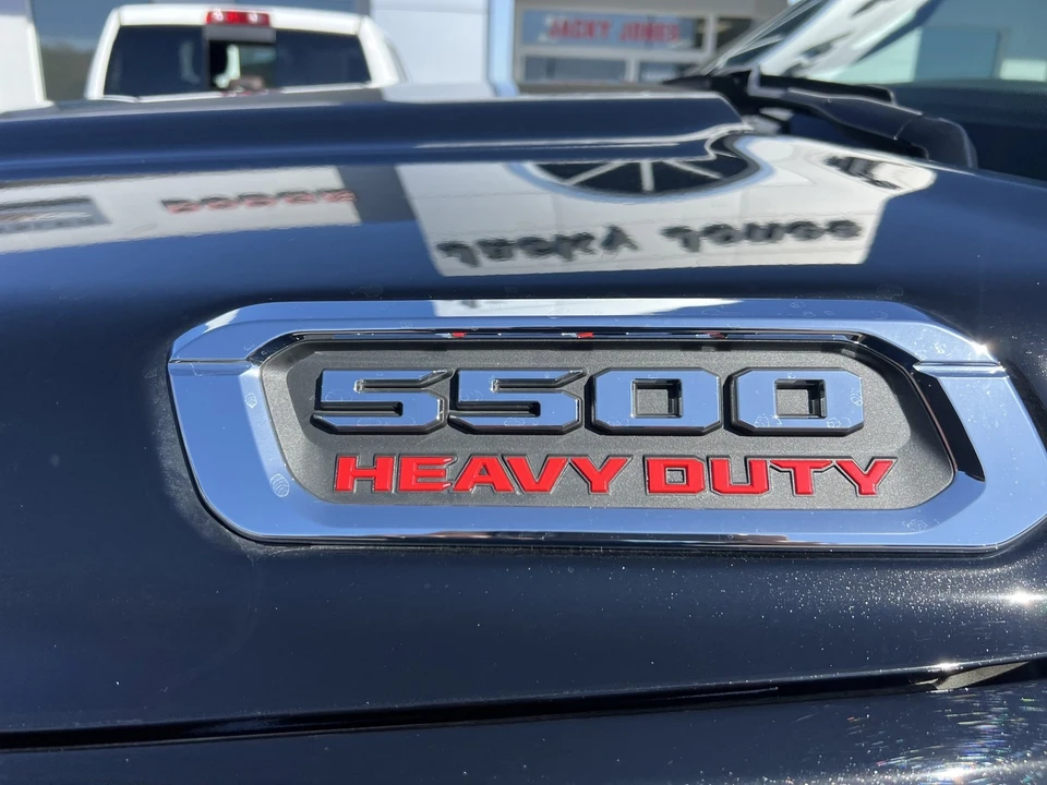 2025 Ram 4500 & 5500 - Image 7 of 12