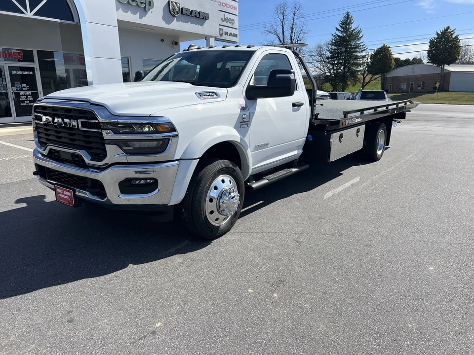 2025 Ram 4500 & 5500 - Image 6 of 21