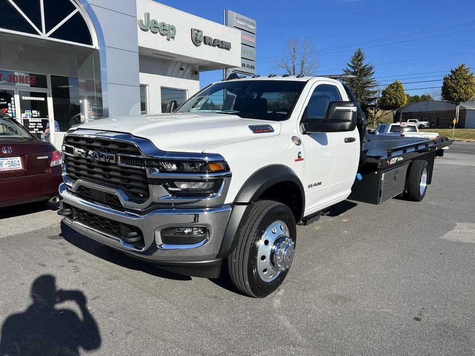 2025 Ram 4500 & 5500 - Image 7 of 12