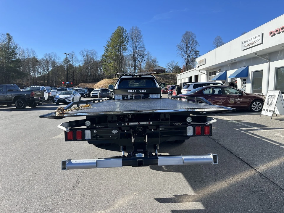 2025 Ram 4500 & 5500 - Image 2 of 12