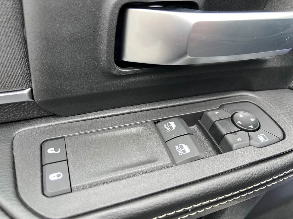 2025 Ram 4500 & 5500 - Image 12 of 12