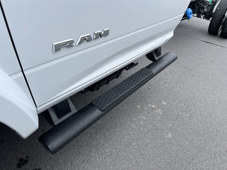 2025 Ram 4500 & 5500 - Image 11 of 12