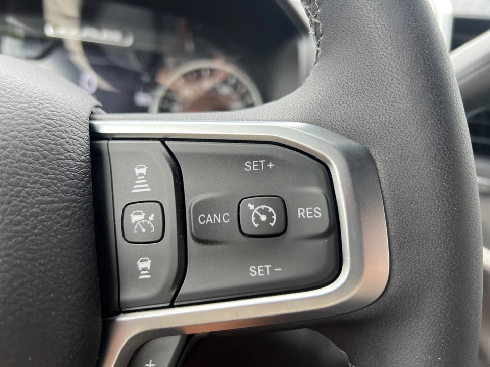 2025 Ram 4500 & 5500 - Image 23 of 29