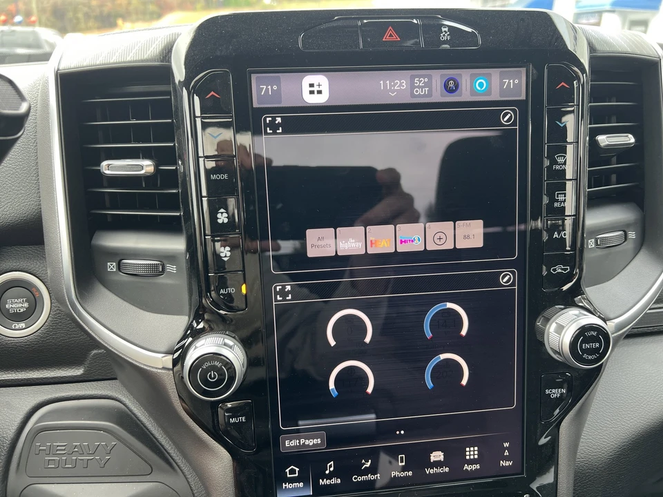 2025 Ram 4500 & 5500 - Image 15 of 29