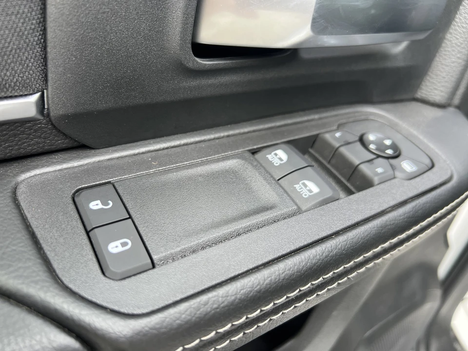 2025 Ram 4500 & 5500 - Image 11 of 12