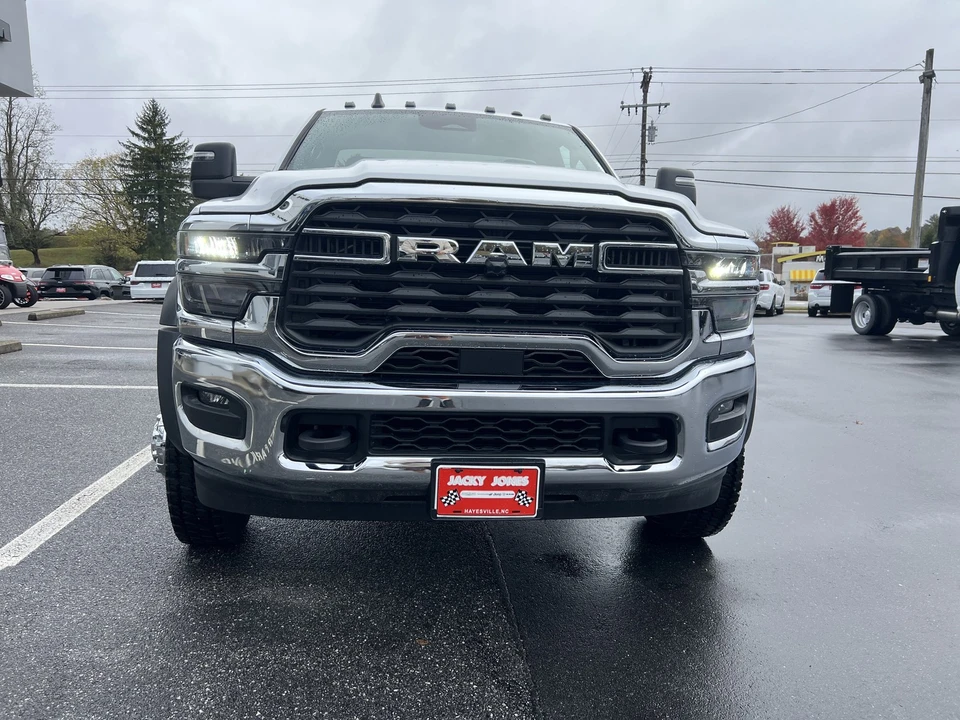2025 Ram 4500 & 5500 - Image 5 of 29