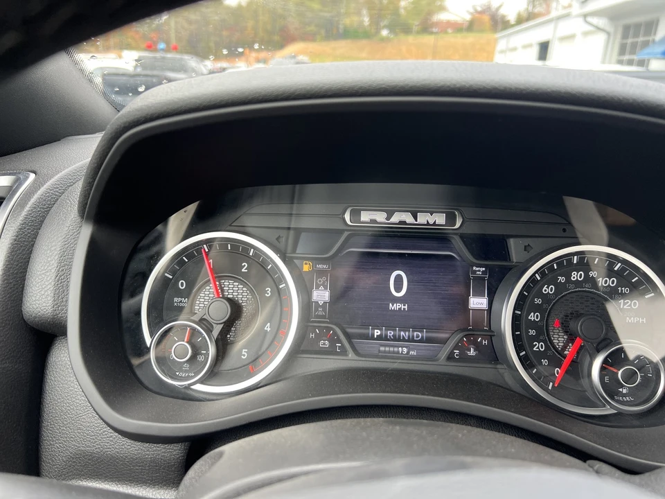 2025 Ram 4500 & 5500 - Image 22 of 29