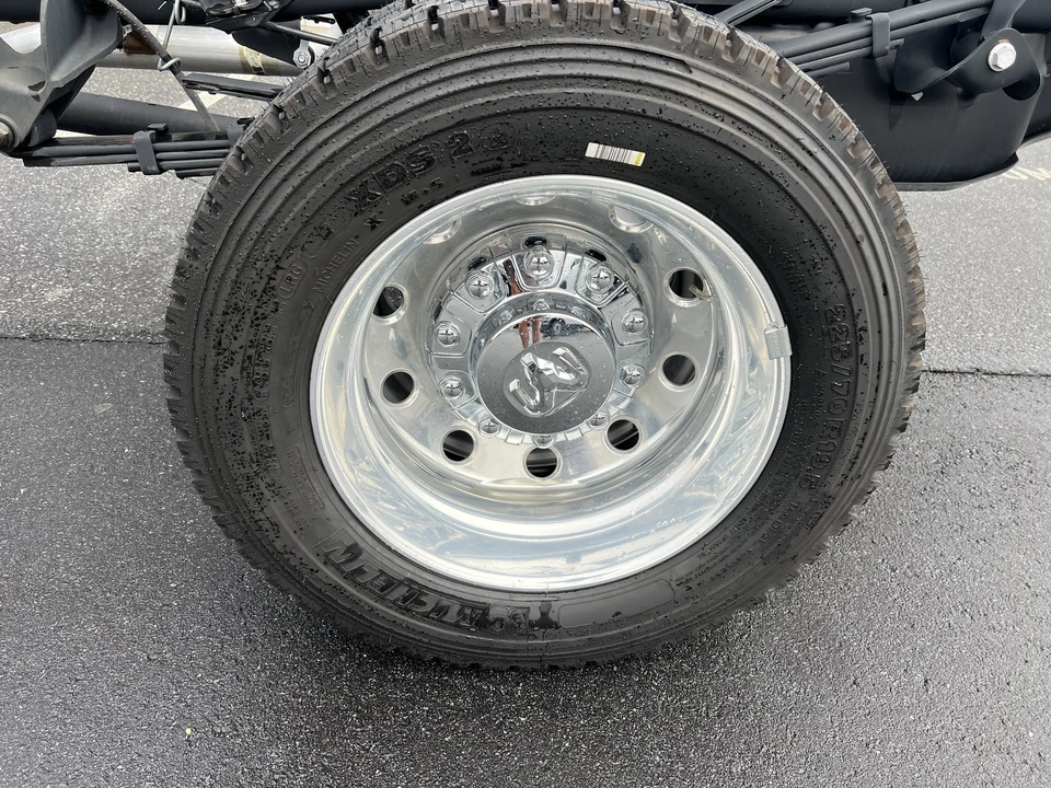 2025 Ram 4500 & 5500 - Image 10 of 29