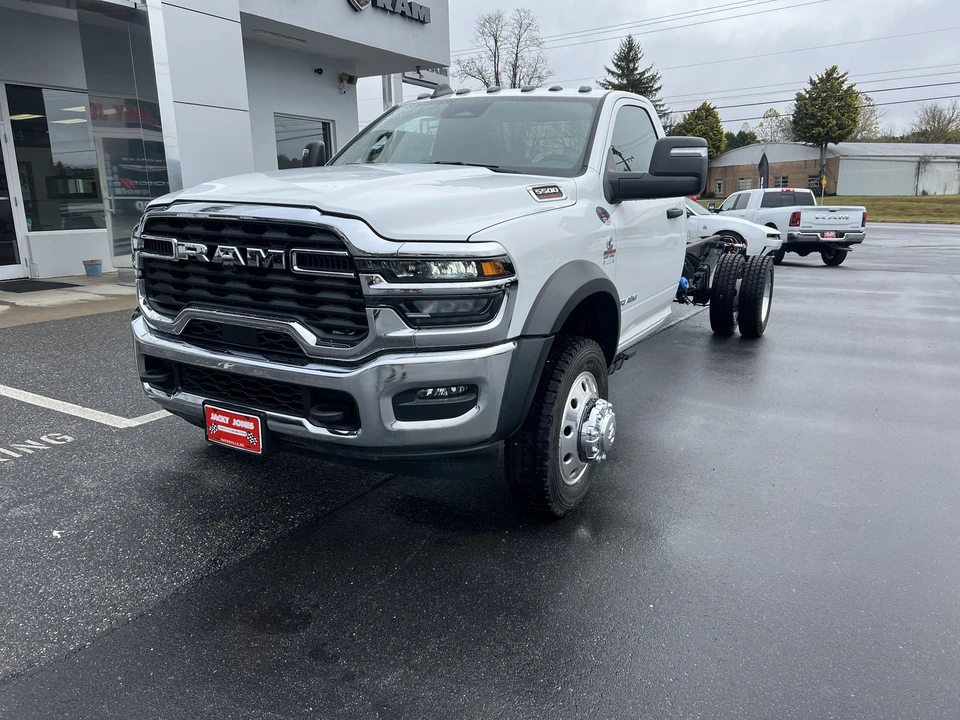 2025 Ram 4500 & 5500 - Image 6 of 29
