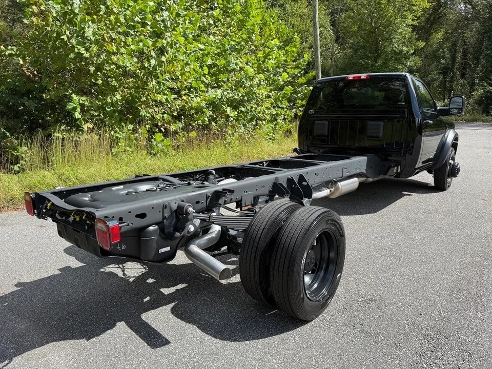 2025 Ram 4500 & 5500 - Image 7 of 12