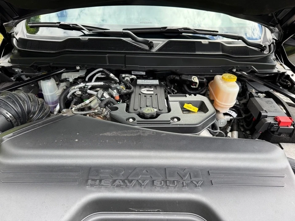 2025 Ram 4500 & 5500 - Image 10 of 12