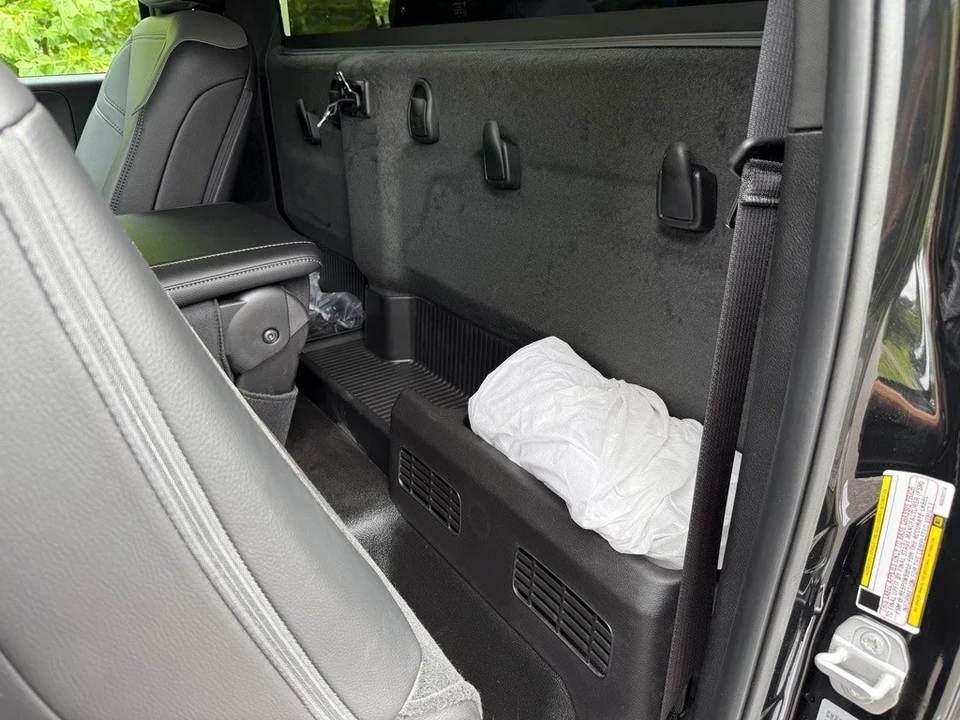2025 Ram 4500 & 5500 - Image 14 of 21