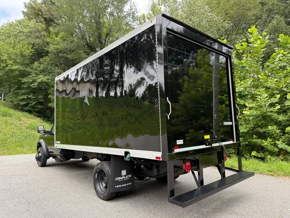 2025 Ram 4500 & 5500 - Image 10 of 12
