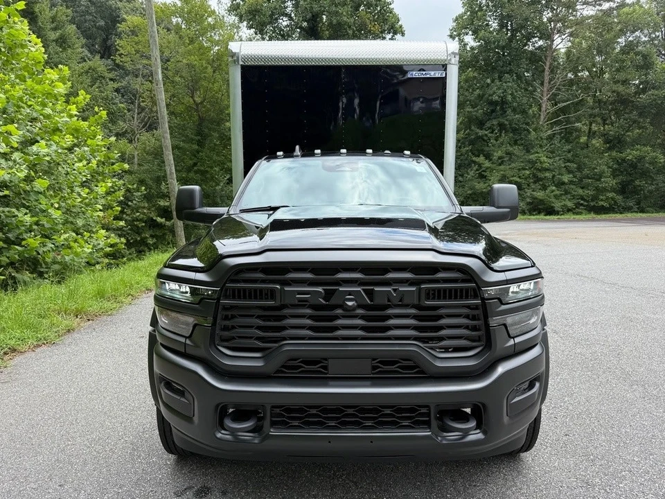 2025 Ram 4500 & 5500 - Image 4 of 12