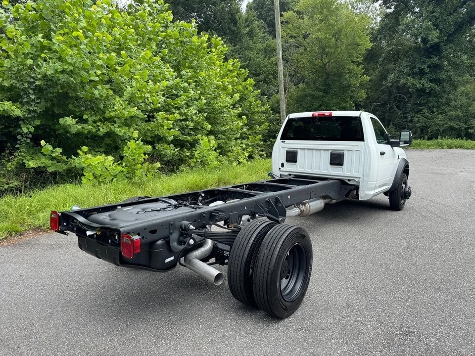 2025 Ram 4500 & 5500 - Image 7 of 12