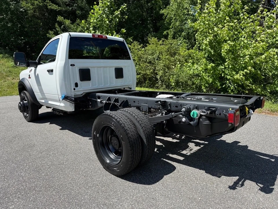 2025 Ram 4500 & 5500 - Image 9 of 12