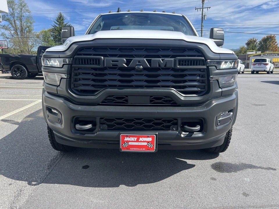 2025 Ram 4500 & 5500 - Image 5 of 12