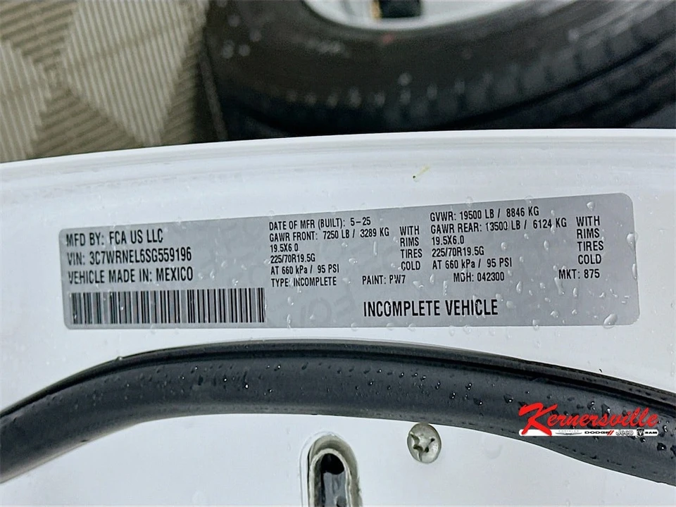 2025 Ram 4500 & 5500 - Image 18 of 20