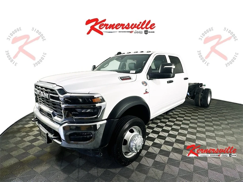 2025 Ram 4500 & 5500 - Image 3 of 19