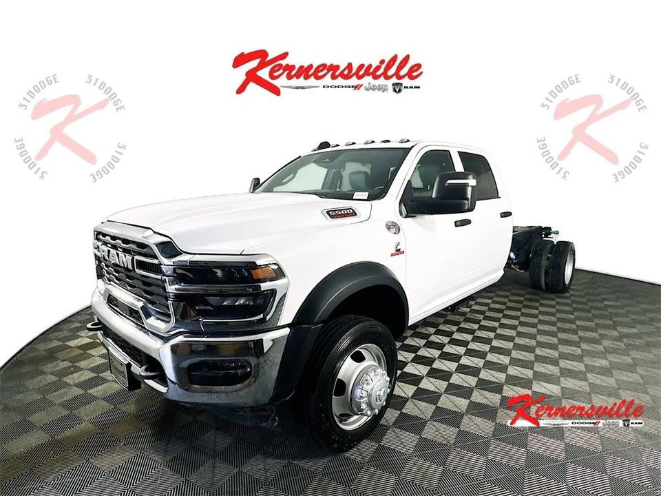 2025 Ram 4500 & 5500 - Image 3 of 12
