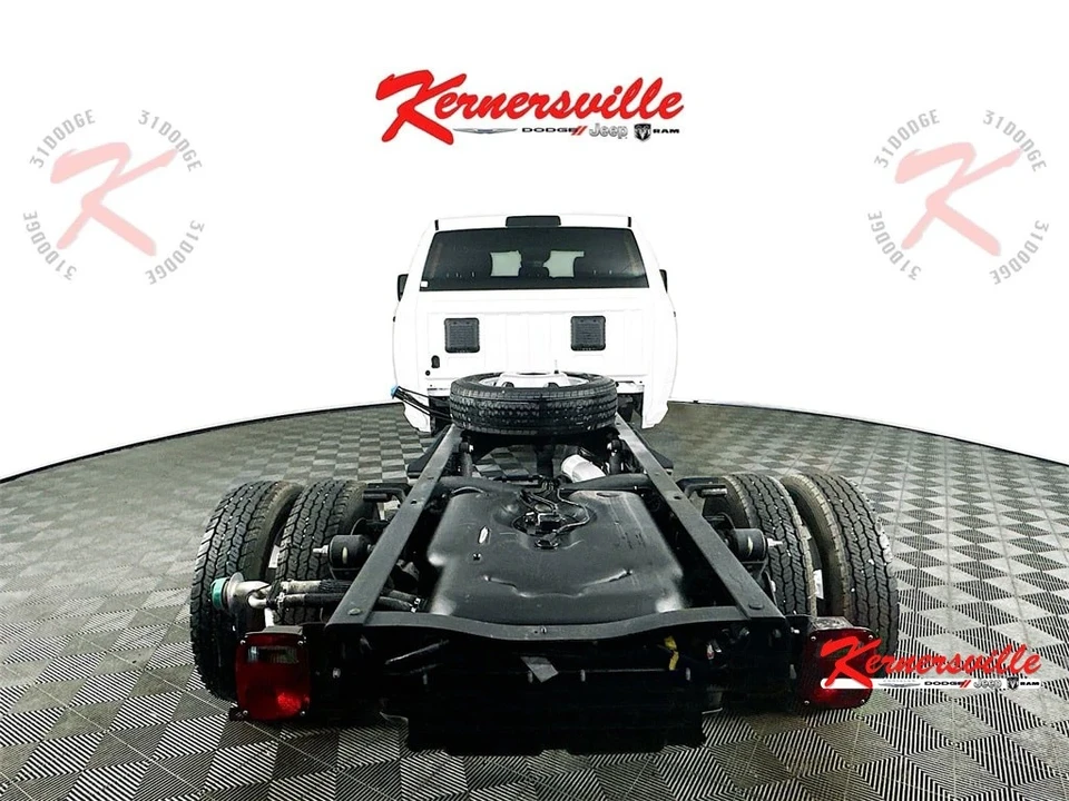 2025 Ram 4500 & 5500 - Image 6 of 20