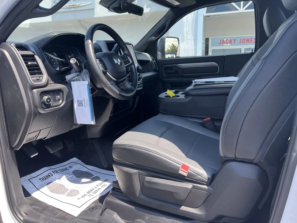 2025 Ram 4500 & 5500 - Image 9 of 12