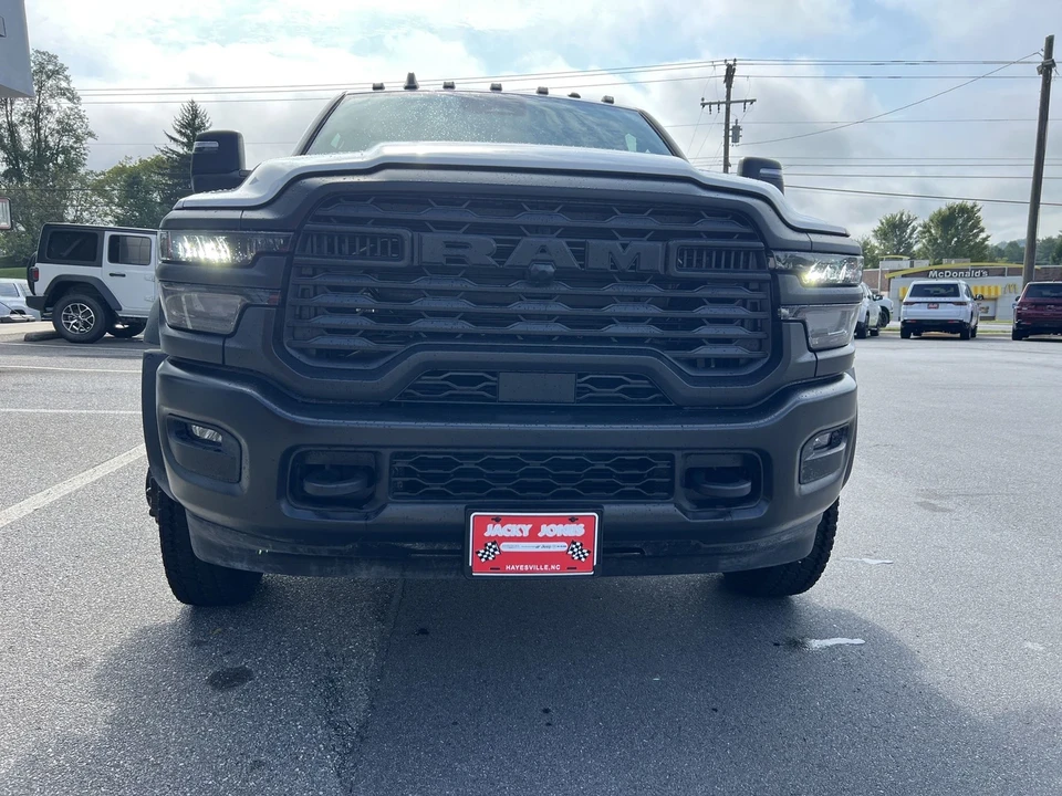 2025 Ram 4500 & 5500 - Image 5 of 12