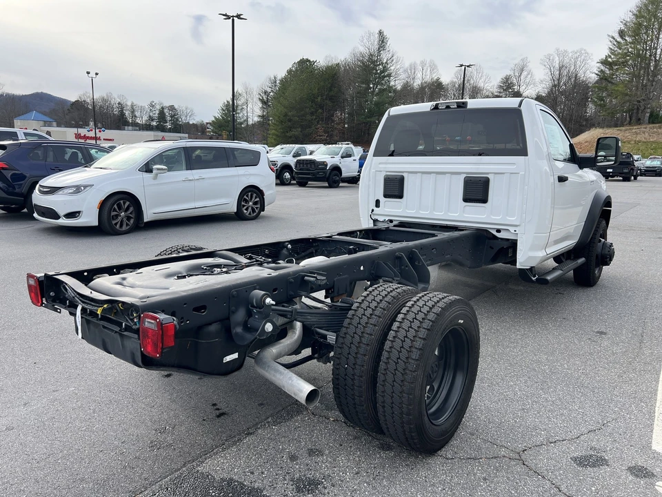 2025 Ram 4500 & 5500 - Image 3 of 21