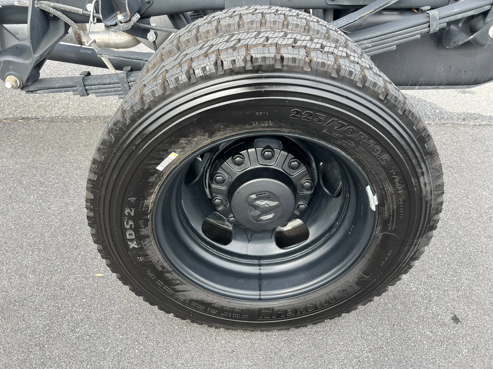 2025 Ram 4500 & 5500 - Image 9 of 12