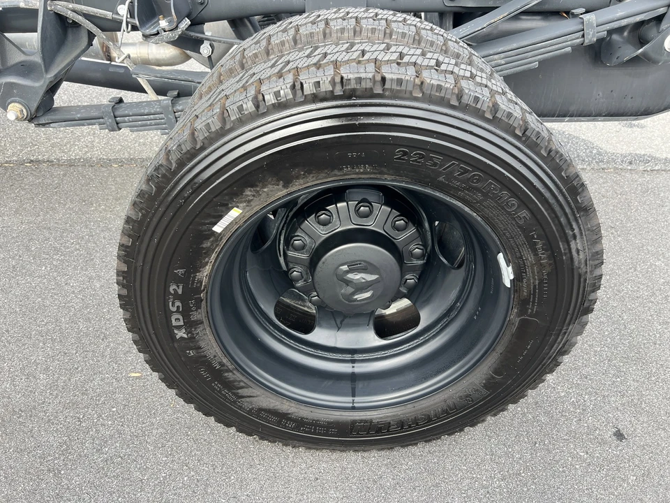 2025 Ram 4500 & 5500 - Image 9 of 12