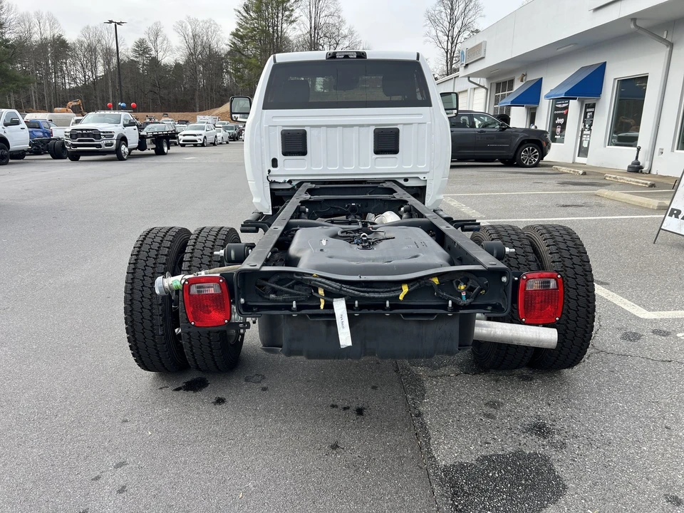 2025 Ram 4500 & 5500 - Image 2 of 12