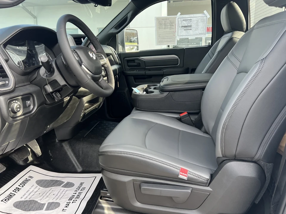 2025 Ram 4500 & 5500 - Image 11 of 12