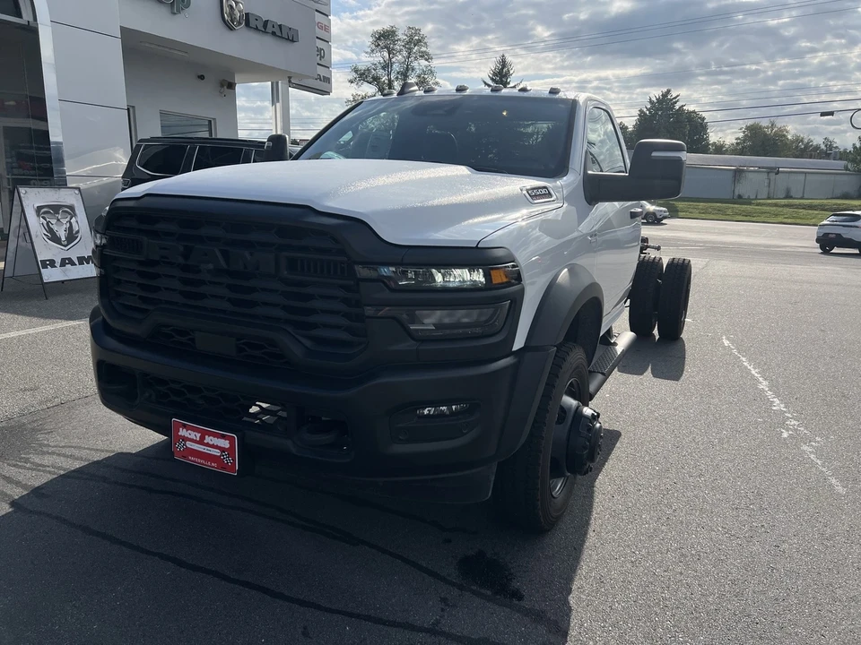 2025 Ram 4500 & 5500 - Image 6 of 12